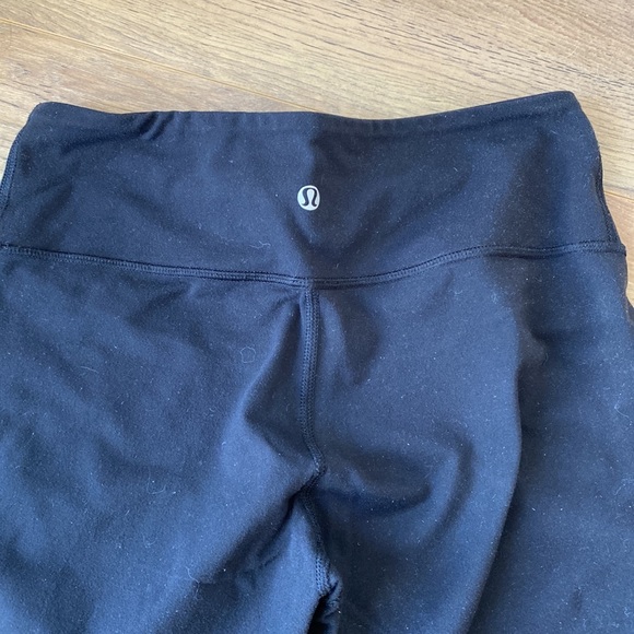 Lululemon crop - Picture 2 of 3